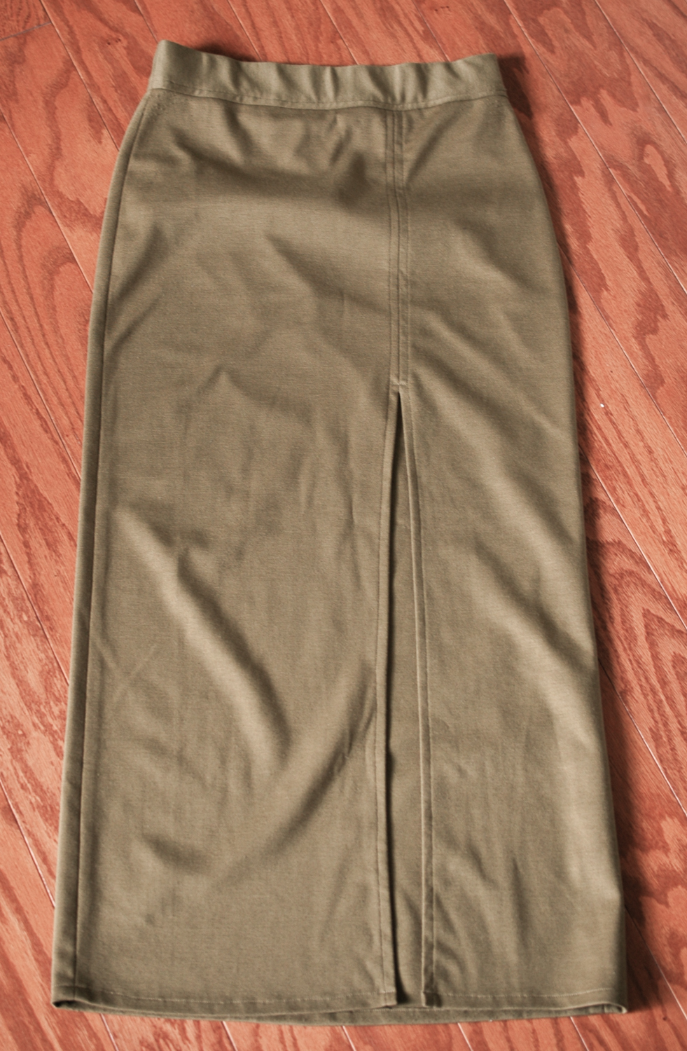 Easy DIY: Side-slit maxi skirt – Lindsay Janeane